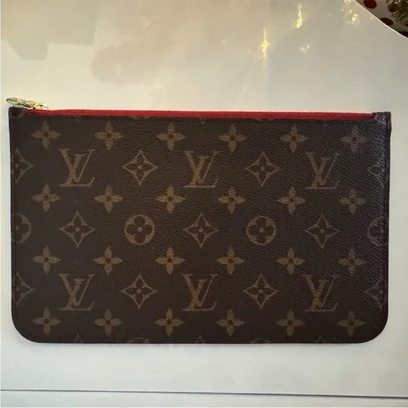 Louis Vuitton Neverfull MM Clutch (Discontinued/ unavailable Pink Lining) - Picture 1 of 7